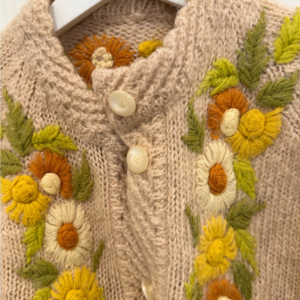 Vintage wool embroidered floral cardigan sweater small - Picture 3 of 10